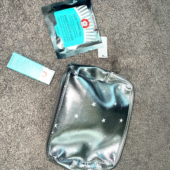 NWT first aid beauty 3 piece skin care including cosmetic makeup bag - Picture 1 of 6